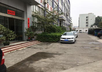坪地新出3樓600平米廠房出租，帶裝修，隨時可以看房